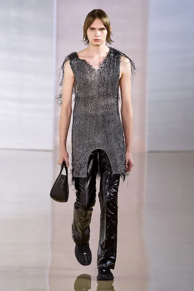 Look 46